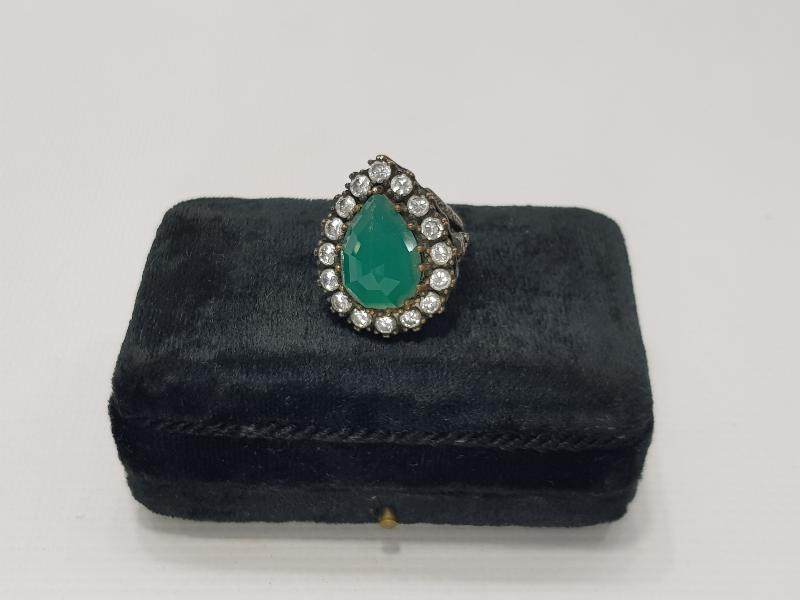 YEŞİM TAŞLI HÜRREM YÜZÜK 