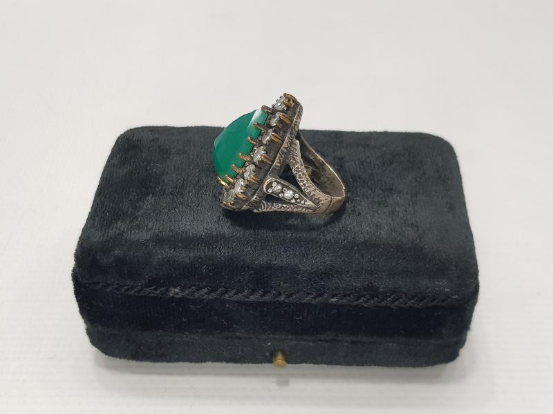 YEŞİM TAŞLI HÜRREM YÜZÜK 