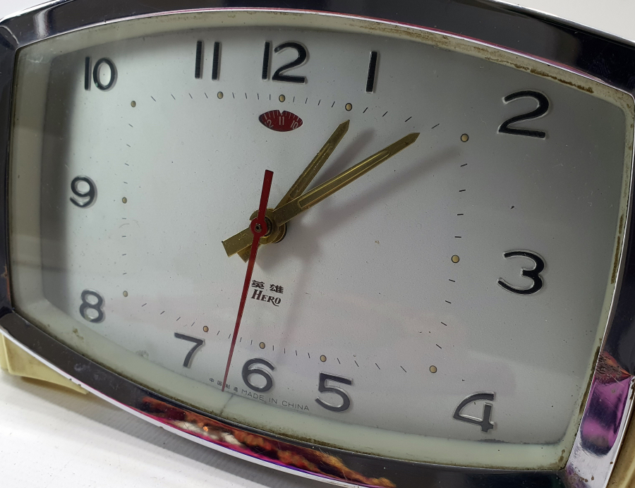 ANTİKA KURMALI MASA SAATİ