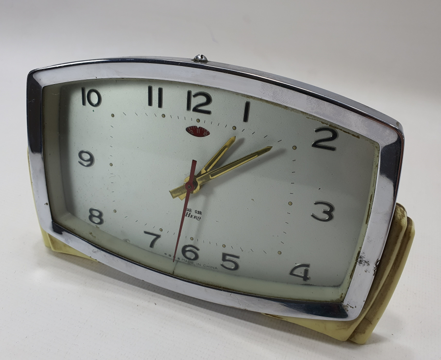 ANTİKA KURMALI MASA SAATİ