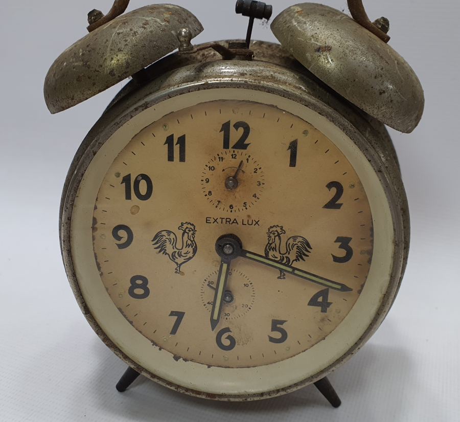 CUMHURİYET BAŞLARI HOROZLU MASA SAATİ