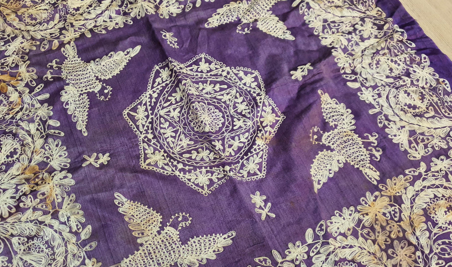 ORTASINDA MÜHRÜ SÜLEYMAN BULUNAN ZİNCİR İŞİ KUŞLU BOHÇA