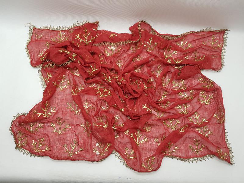 BERGAMA KOZAK YÖRESİ ALTIN TEL KIRMA İŞLEMELİ GELİN ÖRTÜSÜ