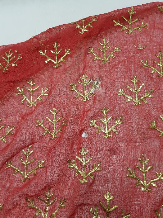 BERGAMA KOZAK YÖRESİ ALTIN TEL KIRMA İŞLEMELİ GELİN ÖRTÜSÜ