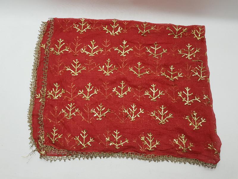 BERGAMA KOZAK YÖRESİ ALTIN TEL KIRMA İŞLEMELİ GELİN ÖRTÜSÜ