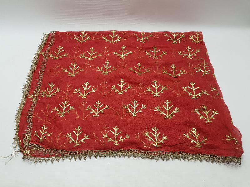 BERGAMA KOZAK YÖRESİ ALTIN TEL KIRMA İŞLEMELİ GELİN ÖRTÜSÜ