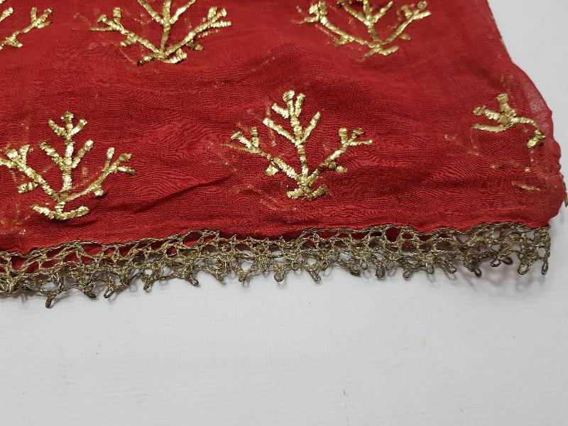 BERGAMA KOZAK YÖRESİ ALTIN TEL KIRMA İŞLEMELİ GELİN ÖRTÜSÜ