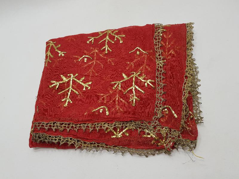 BERGAMA KOZAK YÖRESİ ALTIN TEL KIRMA İŞLEMELİ GELİN ÖRTÜSÜ