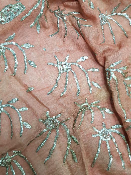 BERGAMA KOZAK YÖRESİ GÜMÜŞ TEL KIRMA İŞLEMELİ GELİN ÖRTÜSÜ