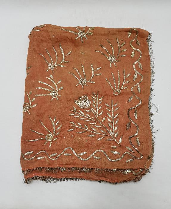 BERGAMA KOZAK YÖRESİ GÜMÜŞ TEL KIRMA İŞLEMELİ GELİN ÖRTÜSÜ