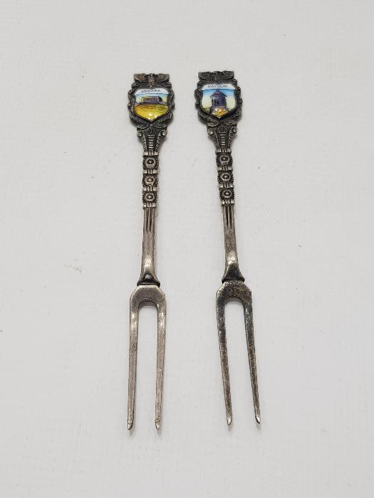 MİNE İŞLEMELİ ANKARA VE KAYSERİ TEMALI GÜMÜŞ BİR ÇİFT ÇATAL