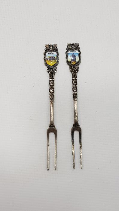 MİNE İŞLEMELİ ANKARA VE KAYSERİ TEMALI GÜMÜŞ BİR ÇİFT ÇATAL