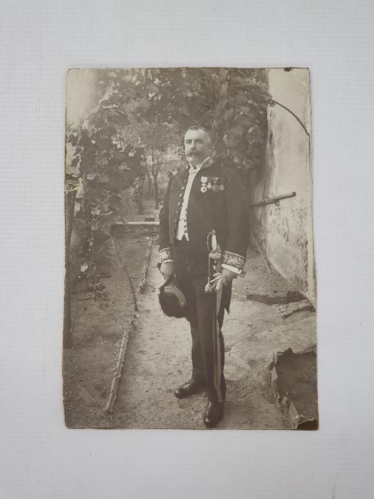 OSMANLI DÖNEMİ FRANSIZ BÜYÜKELÇİ FOTOĞRAFI VE SIRMALI KOLLUKLARI 