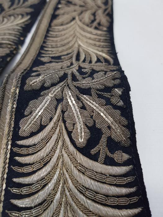 OSMANLI DÖNEMİ FRANSIZ BÜYÜKELÇİ FOTOĞRAFI VE SIRMALI KOLLUKLARI 