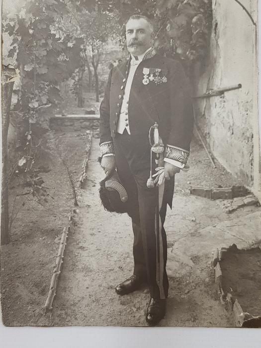 OSMANLI DÖNEMİ FRANSIZ BÜYÜKELÇİ FOTOĞRAFI VE SIRMALI KOLLUKLARI 