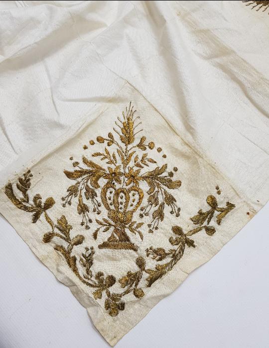 OSMANLI DÖNEMİ YATIK İŞ ALTIN SARMA İŞÇİLİKLİ ÇEVRE