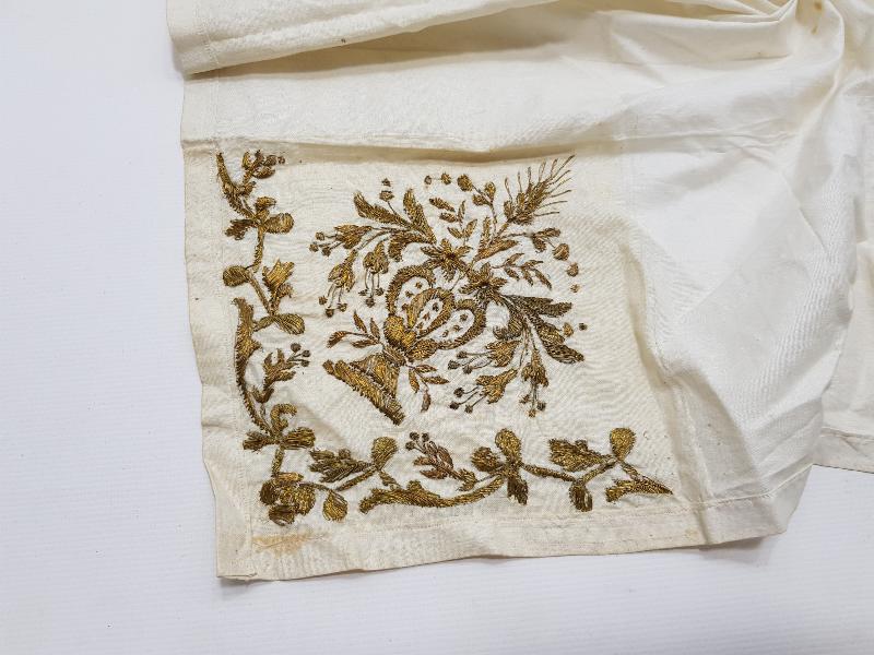 OSMANLI DÖNEMİ YATIK İŞ ALTIN SARMA İŞÇİLİKLİ ÇEVRE