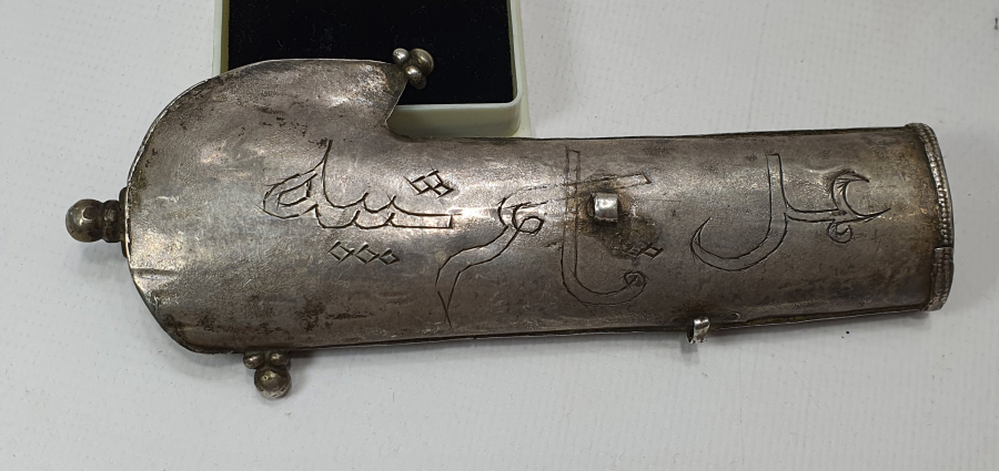 ARKASINDA SAHİBİNİN ADI YAZILI OSMANLI DÖNEMİ GÜMÜŞ ŞAŞKA KILICI SAPI