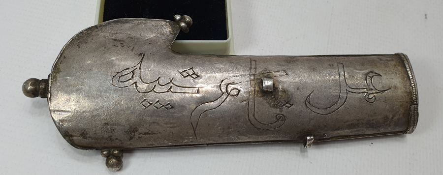 ARKASINDA SAHİBİNİN ADI YAZILI OSMANLI DÖNEMİ GÜMÜŞ ŞAŞKA KILICI SAPI