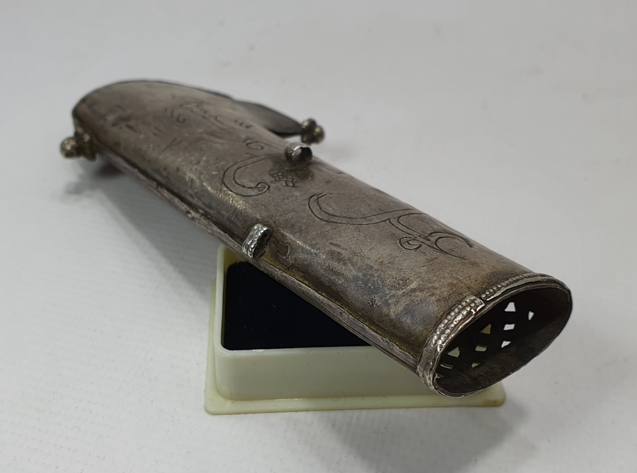 ARKASINDA SAHİBİNİN ADI YAZILI OSMANLI DÖNEMİ GÜMÜŞ ŞAŞKA KILICI SAPI