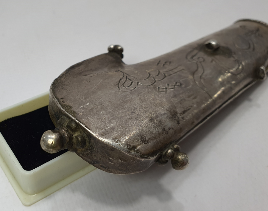 ARKASINDA SAHİBİNİN ADI YAZILI OSMANLI DÖNEMİ GÜMÜŞ ŞAŞKA KILICI SAPI