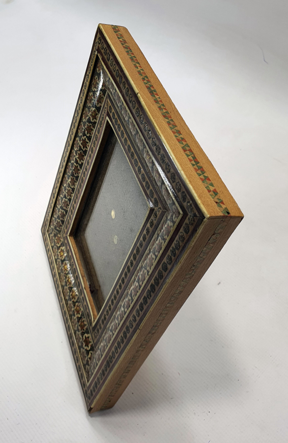 MARKÜTERİ İŞÇİLİKLİ ANTİKA ÇERÇEVE