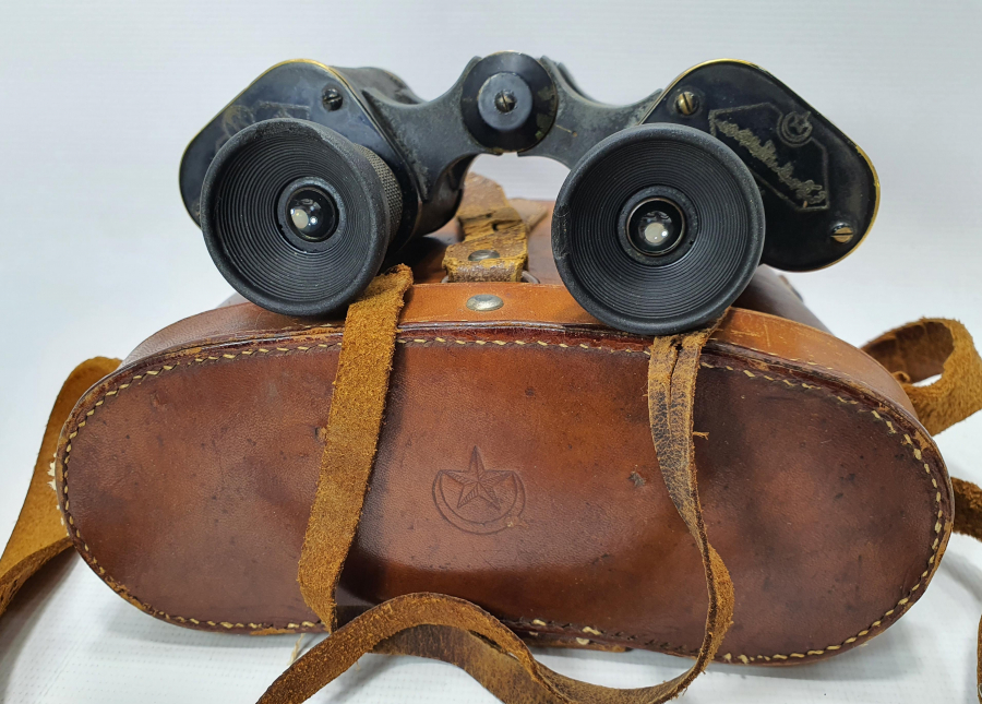 ORJİNAL AY YILDIZLI KUTUSUNDA ÜZERİ OSMANLICA YAZILI KUTUSUNDA NADİR SUBAY DÜRBÜNÜ