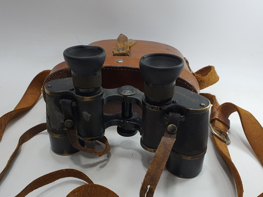 ORJİNAL AY YILDIZLI KUTUSUNDA ÜZERİ OSMANLICA YAZILI KUTUSUNDA NADİR SUBAY DÜRBÜNÜ