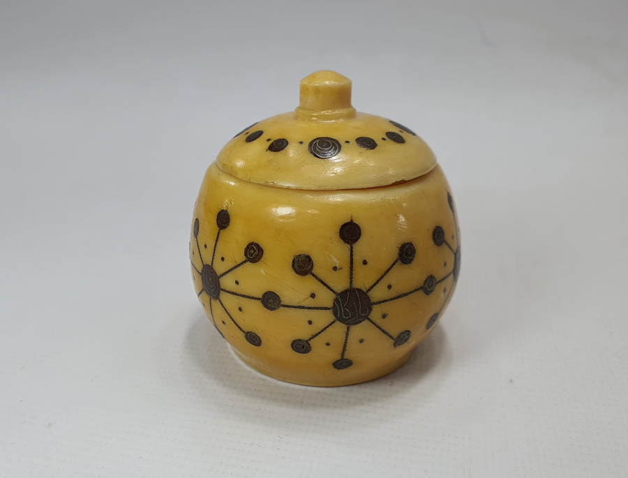 OSMANLI DÖNEMİ ÜZERİ GÜMÜŞ ÇAKMA İŞÇİLİKLİ VE OSMANLICA YAZILI KAPAKLI HOKKA