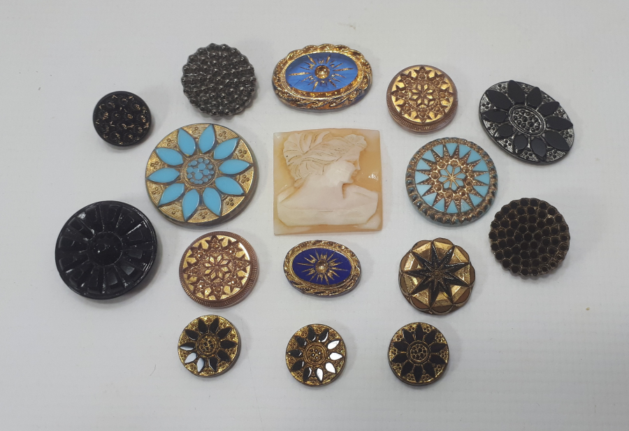 OSMANLI DÖNEMİ NADİR TAŞ VE CAM DÜĞME LOTU