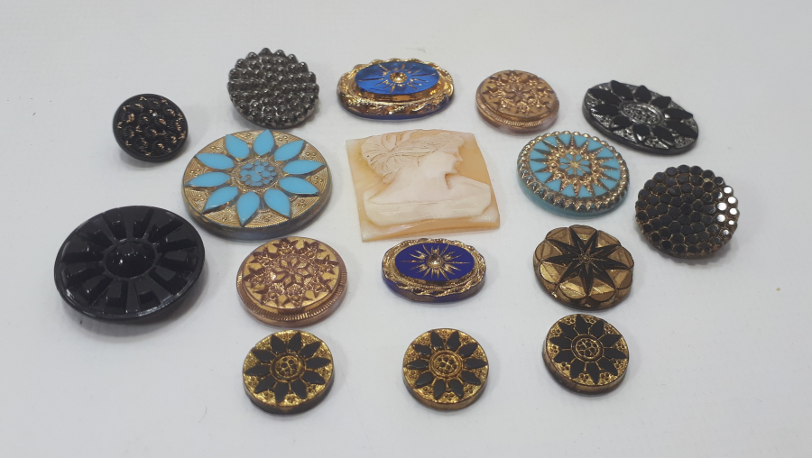 OSMANLI DÖNEMİ NADİR TAŞ VE CAM DÜĞME LOTU