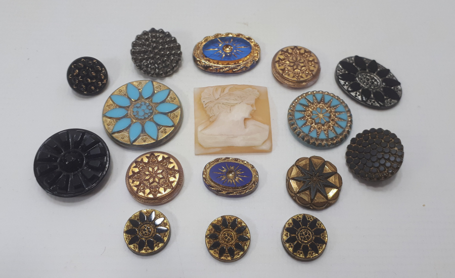 OSMANLI DÖNEMİ NADİR TAŞ VE CAM DÜĞME LOTU