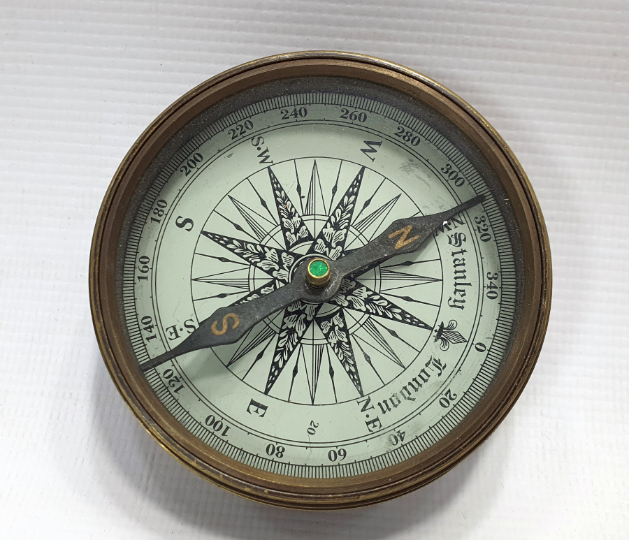 1900 BAŞLARI BÜYÜK BOY PUSULA 