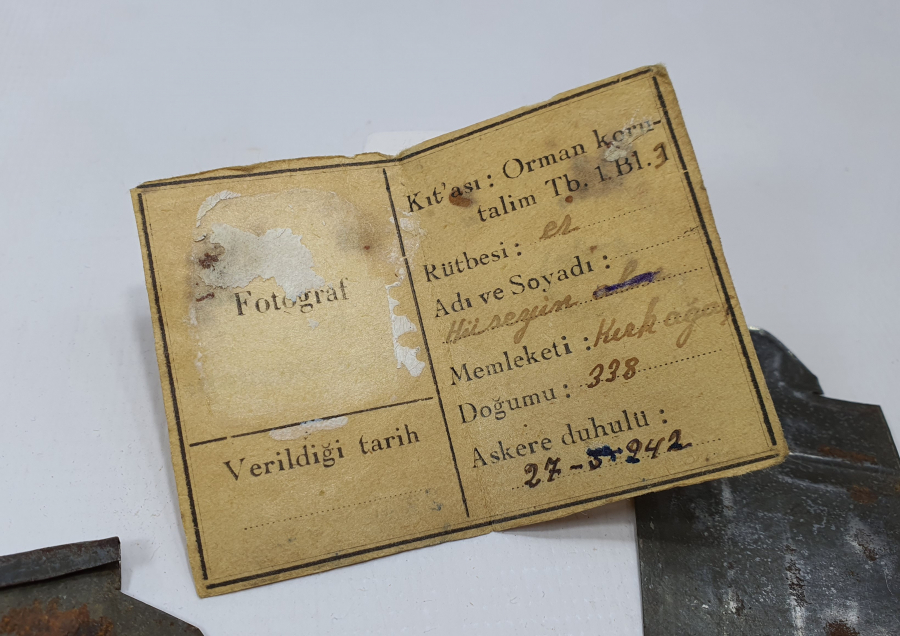 1942 YILINA AİT PRİMİTİF ASKER KÜNYESİ