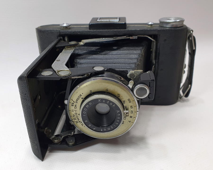 ANTİKA ÇİL KONDİSYONDA KÖRÜKLÜ FOTOĞRAF MAKİNESİ