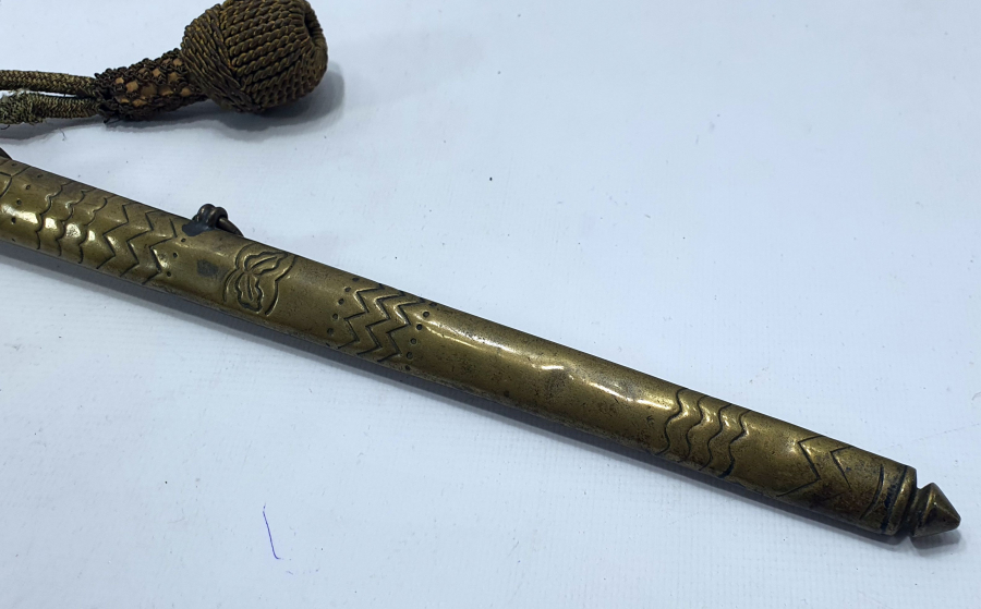 ORJİNAL PÜSKLÜYLE BAKALİT SAPLI ANTİKA DENİZCİ SUBAY MEÇİ