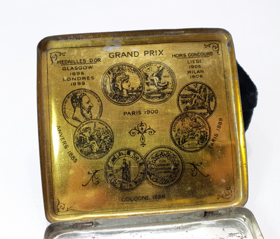 OSMANLICA YAZILI SAMSUN SİGARASI KUTUSU