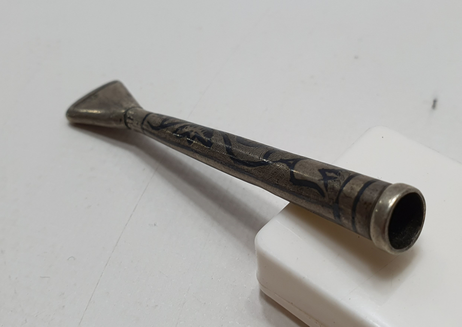 ÜZERİ LALE MOTİFLİ OSMANLI DÖNEMİ VAN İŞİ GÜMÜŞ SİGARA AĞIZLIĞI