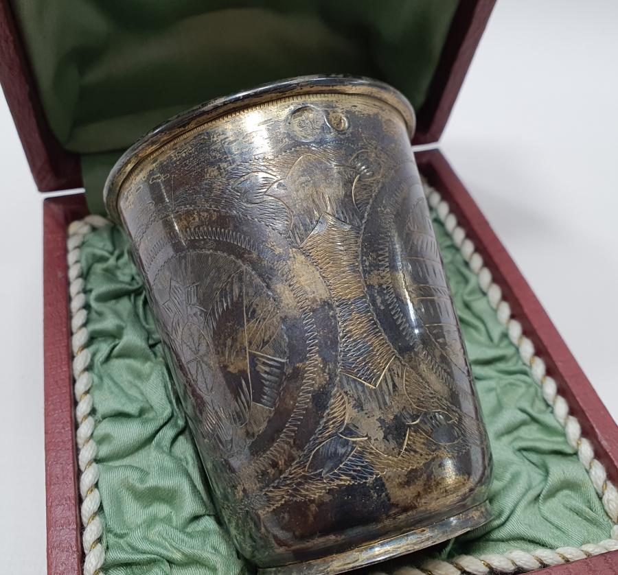 ÜZERİ OSMANLI DEVLET ARMALI ORJİNAL KUTUSUNDA GÜMÜŞ SU BARDAĞI