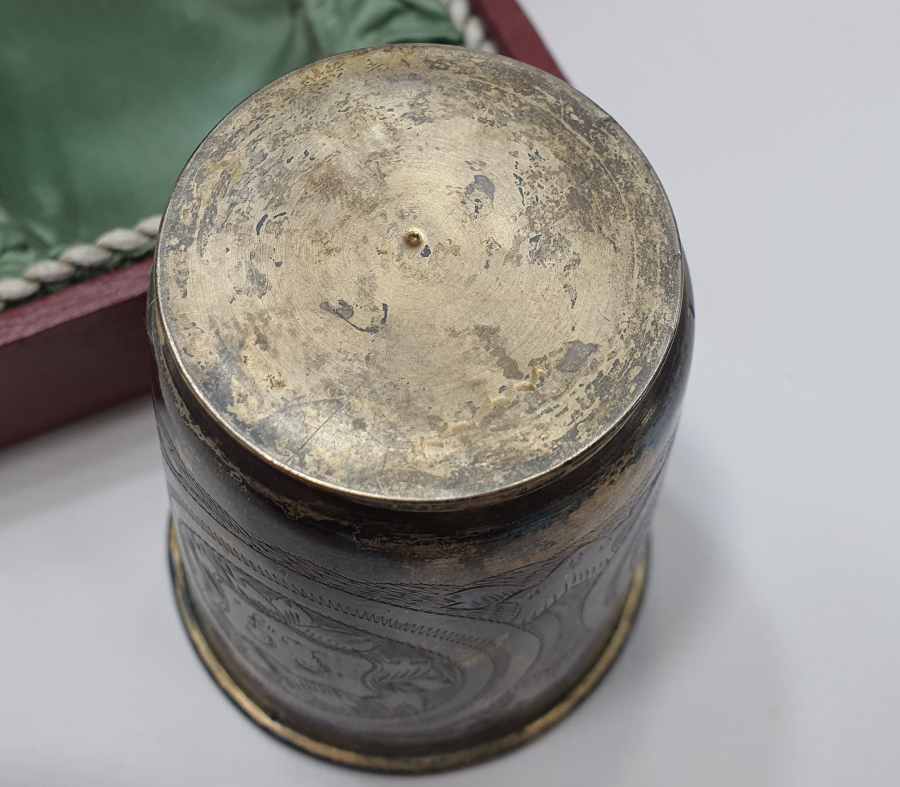 ÜZERİ OSMANLI DEVLET ARMALI ORJİNAL KUTUSUNDA GÜMÜŞ SU BARDAĞI