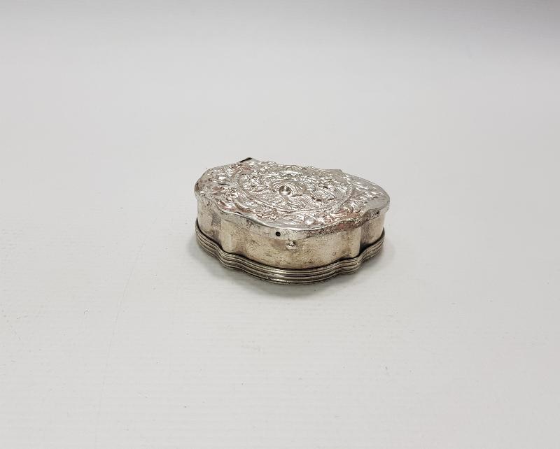 OSMANLI DÖNEMİ RUM İŞİ GÜMÜŞ ENFİYE KUTUSU 