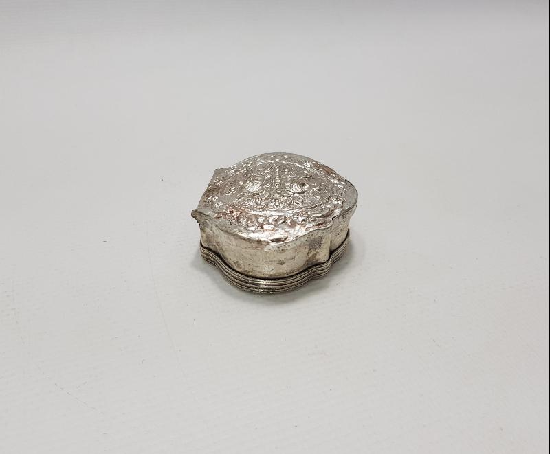 OSMANLI DÖNEMİ RUM İŞİ GÜMÜŞ ENFİYE KUTUSU 