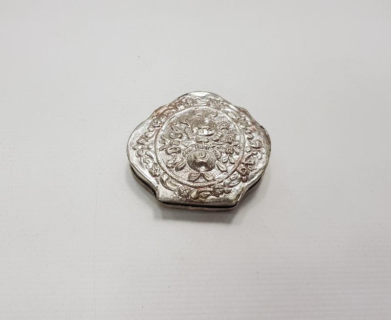 OSMANLI DÖNEMİ RUM İŞİ GÜMÜŞ ENFİYE KUTUSU 