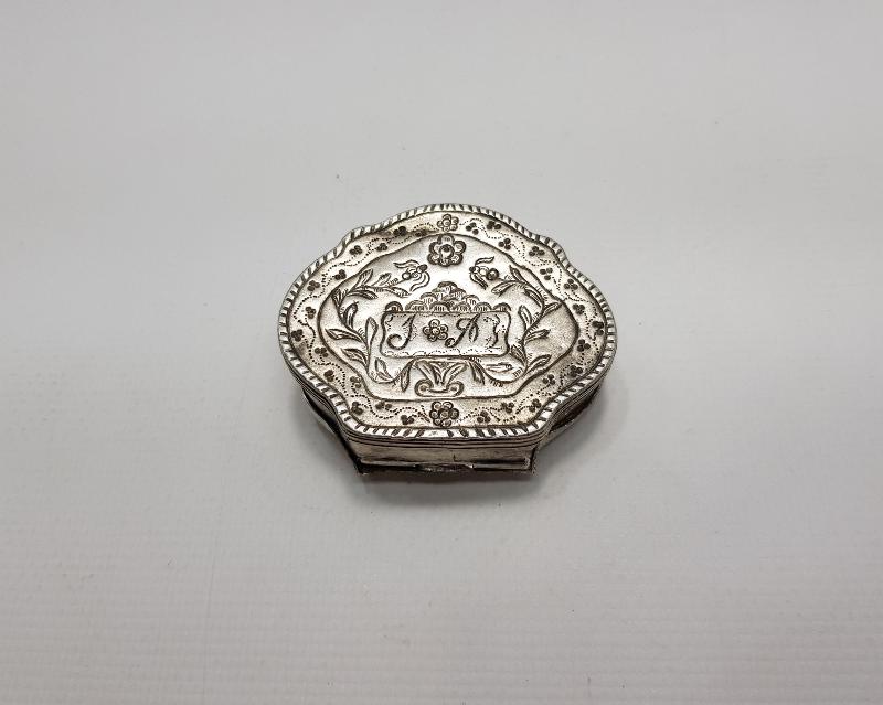 OSMANLI DÖNEMİ RUM İŞİ GÜMÜŞ ENFİYE KUTUSU 