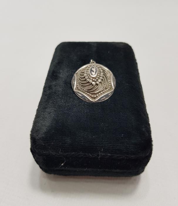 OSMANLI DÖNEMİ VAV HARFLERİYLE SÜSLÜ SAVATLI GÜMÜŞ KOLYE UCU 