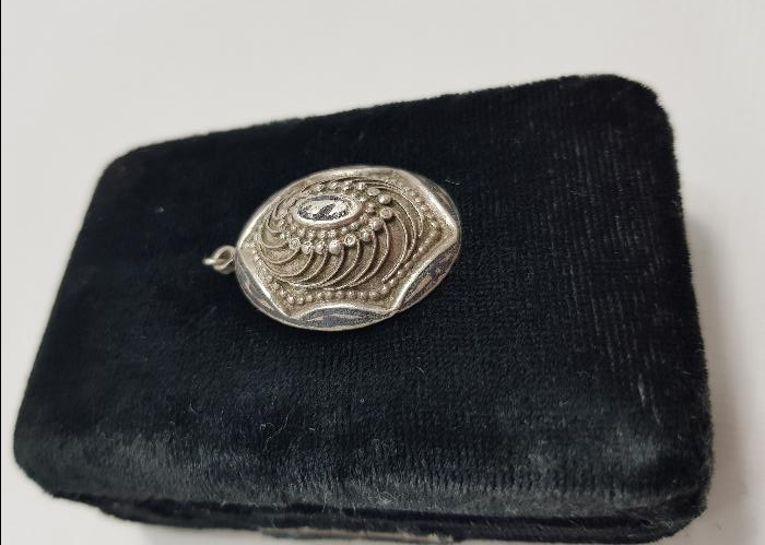 OSMANLI DÖNEMİ VAV HARFLERİYLE SÜSLÜ SAVATLI GÜMÜŞ KOLYE UCU 