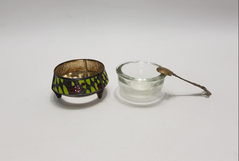 RUS YAPIMI MİNELİ HAVYARLIK 