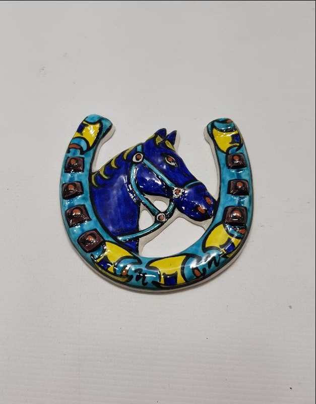 SITKI OLÇAR İMZALI KÜTAHYA SERAMİK AT FORMLU NAZARLIK 