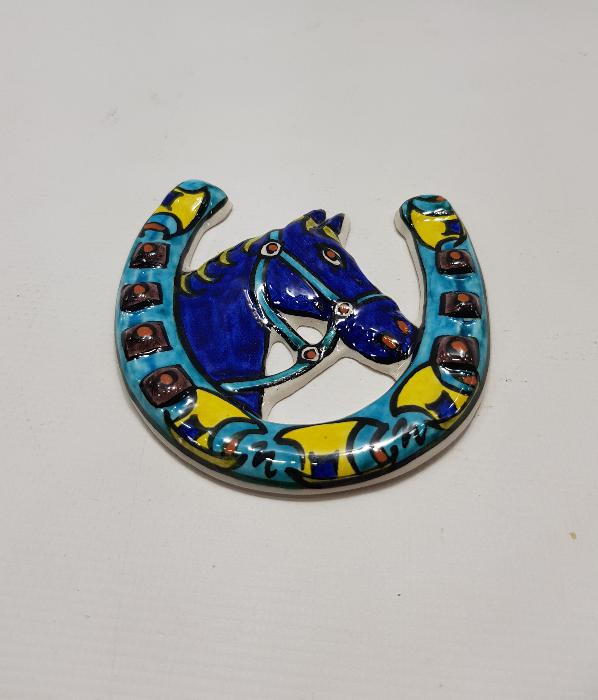 SITKI OLÇAR İMZALI KÜTAHYA SERAMİK AT FORMLU NAZARLIK 