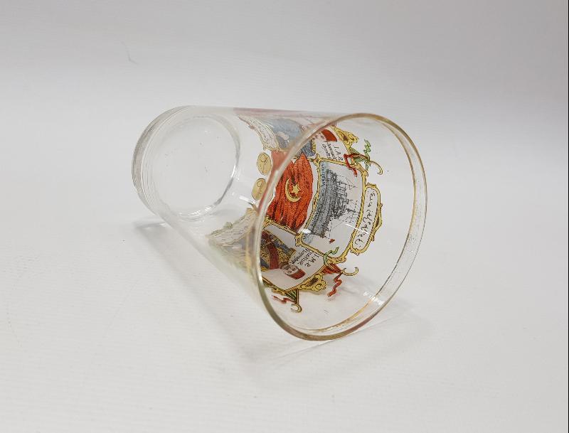 SULTAN MEHMED REŞAD & YUSUF İZZETTİN EFENDİ VE MEŞRUTİYET BAYRAKLI ŞERBET BARDAĞI